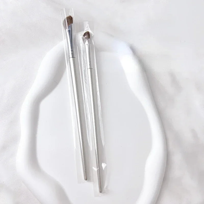 YIYUEQIANLI Angled Nose Contour Makeup Brush For Smooth Blending